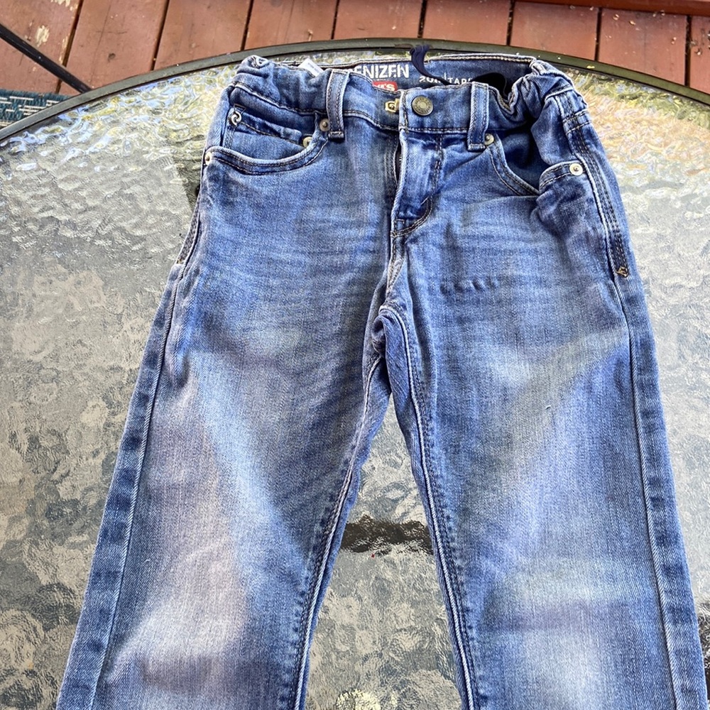 Boys Levi’s Denizen 208 taper fit Jean size 7